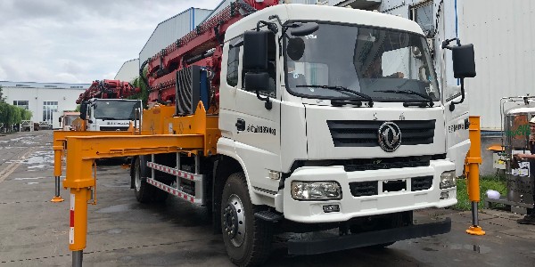 泵車臂架雙油缸不同步怎么辦？