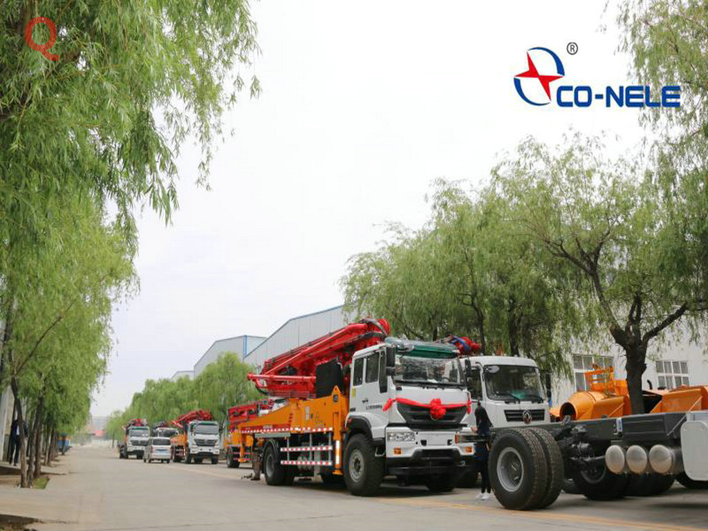 天泵，小型泵車，小型混凝土泵車