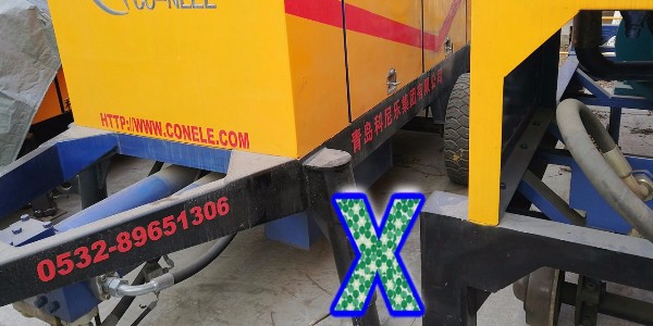 混凝土泵入庫前清洗、放水、涂潤滑脂、擦干每一個步驟都不能少