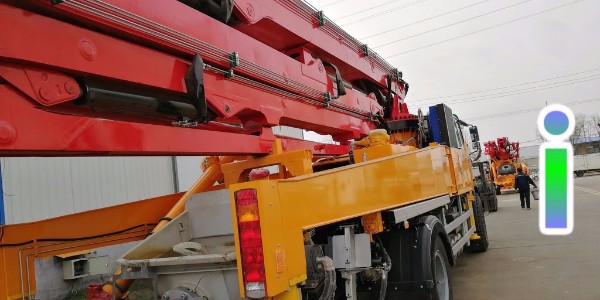 小型泵車的輸送缸總是發(fā)出異響，怎么辦？