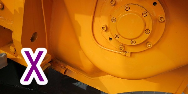 小型泵車在行駛過程中，突然爆胎該怎么解決才能有效避免事故的發生？