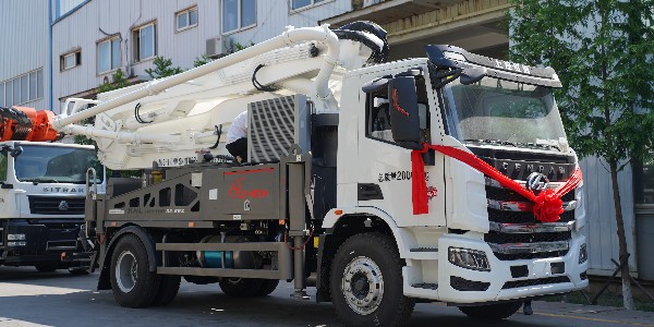 混凝土泵車的性能隨機型而異，如何選購？給您幾點參考