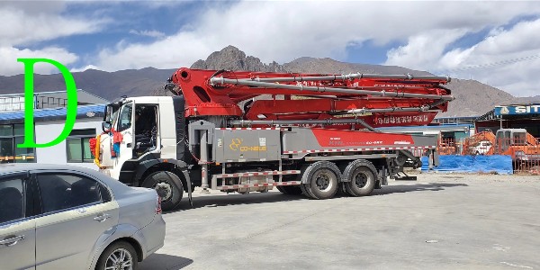 小型混凝土泵車應(yīng)怎樣保養(yǎng)更有利于延長(zhǎng)使用壽命？