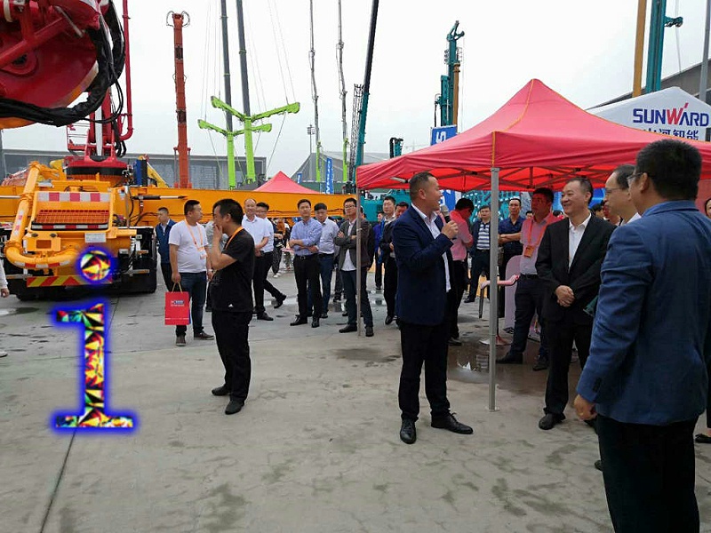 青島小型混凝土泵車價格 (35)