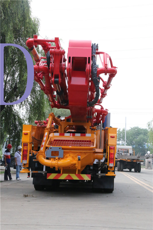 青島混凝土泵車價格 (2)